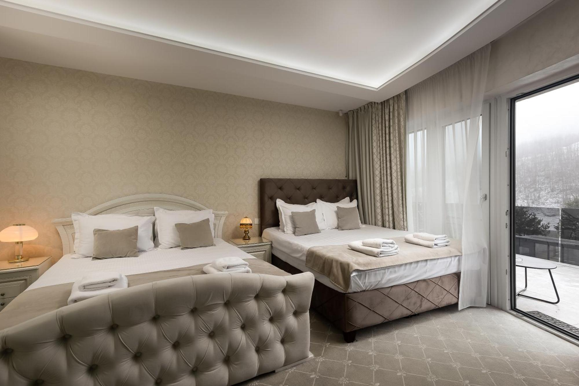 Carpentiere Arena Hotel Rasinari Exterior photo